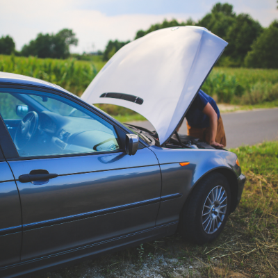 What Should You Have in a Car Emergency Kit